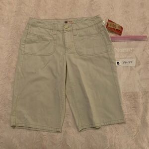 NWT Size 4 Small TAN SHORTS‎ WOMEN summer new with tags CCD-C